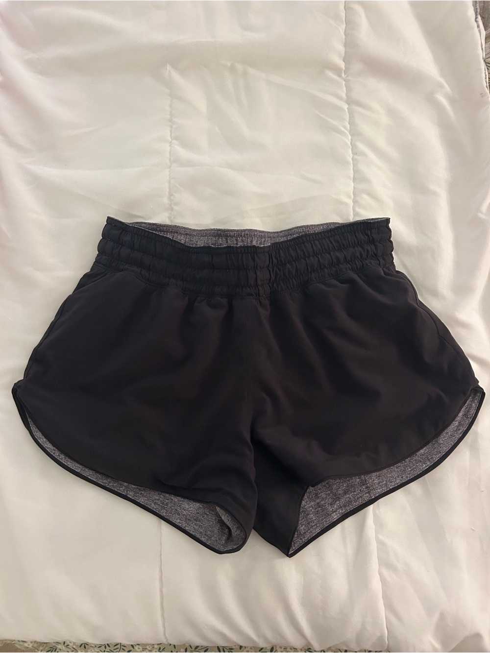 Lululemon Hotty Hot reversible shorts